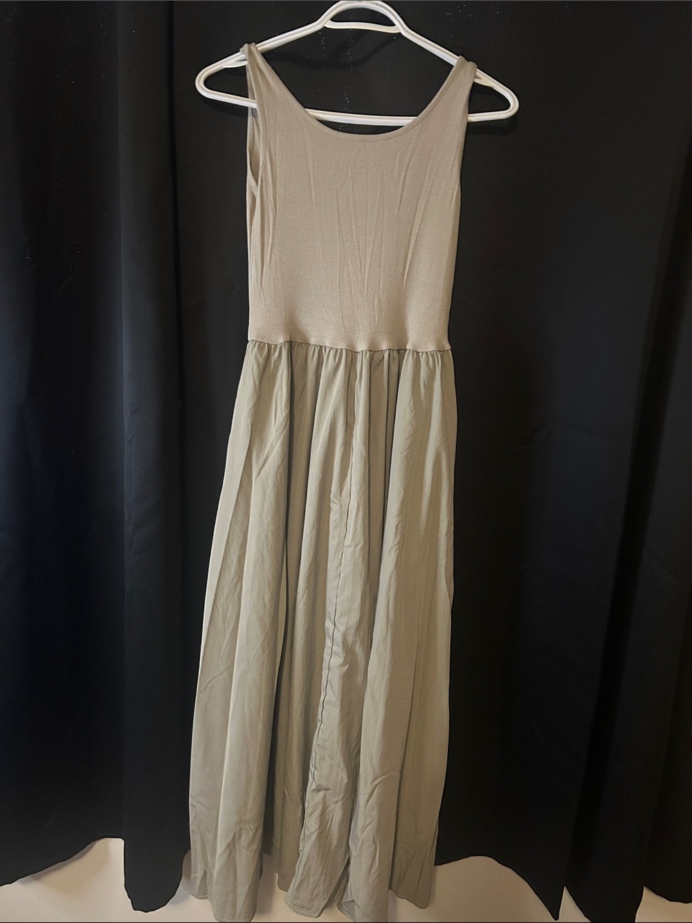 Elegant Sleeveless Maxi Dress -unbranded
